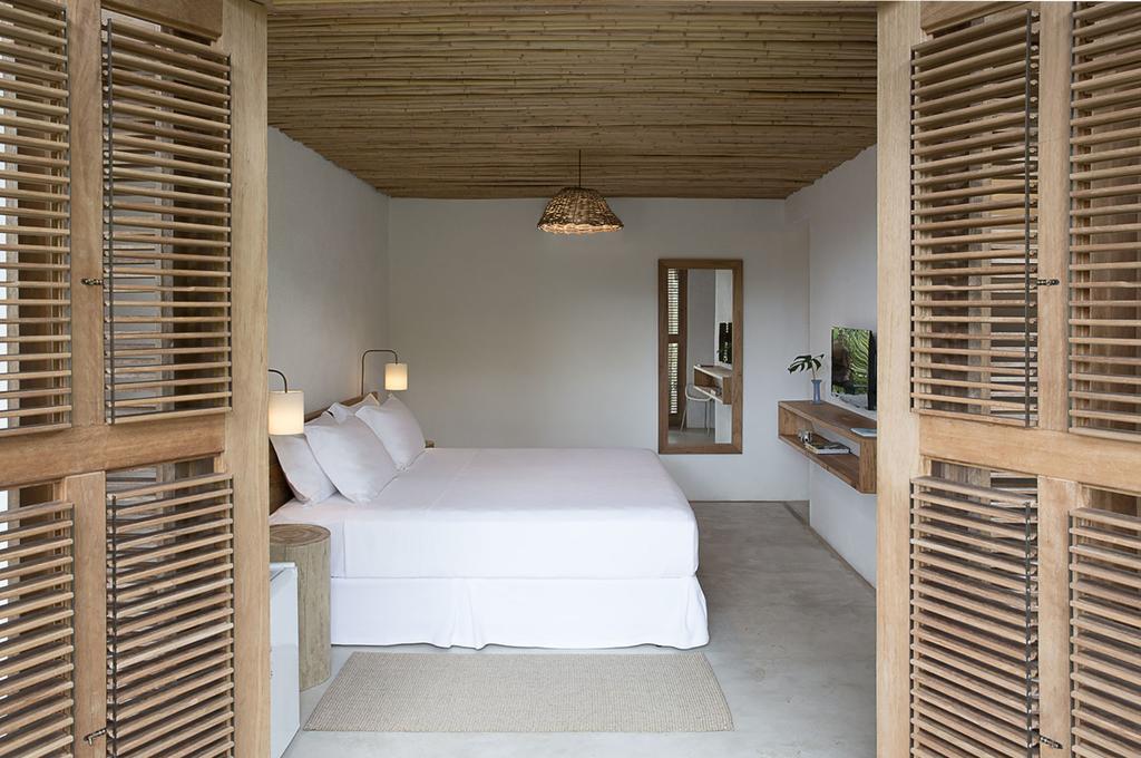 Quarto com Cama de Casal ou 2 de Solteiro e Vista do Jardim
