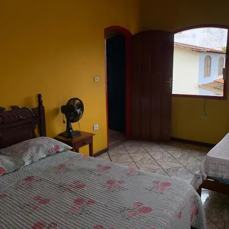 Casa Colorida - Ideal para Grupos e Família - 10 minutos a pé do centro - Churrasqueira-2