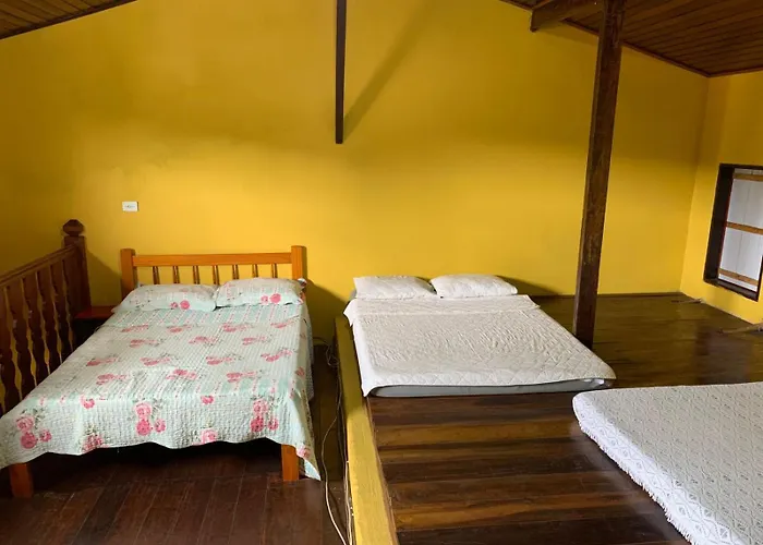 Casa Colorida - Ideal para Grupos e Família - 10 minutos a pé do centro - Churrasqueira Paraty